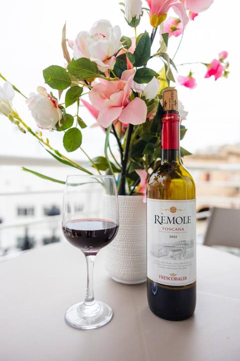 The Pinnacle Fl2 city escape by Homely Apartment in Malta