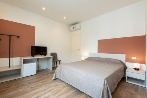 TV and multimedia, Bedroom, air conditioner