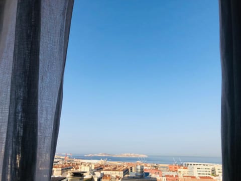 City view, Sea view