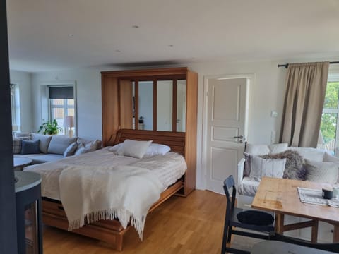 Lovely south-facing patio with grill Apartment in Gothenburg