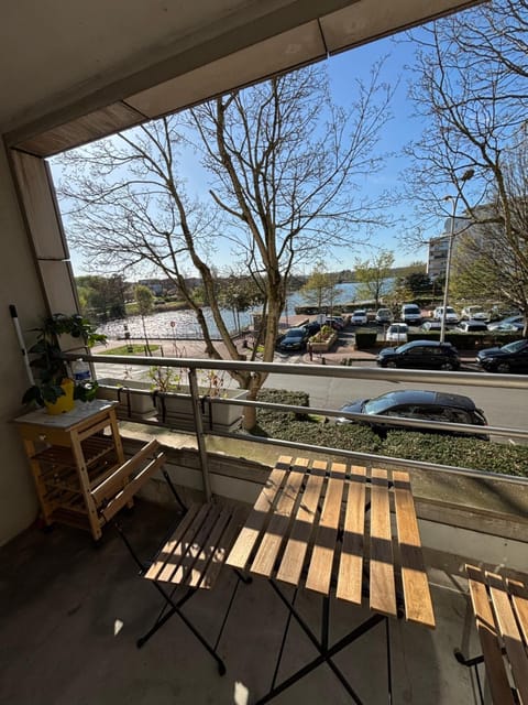 Appartement vue sur Lac proche métro Apartment in Créteil