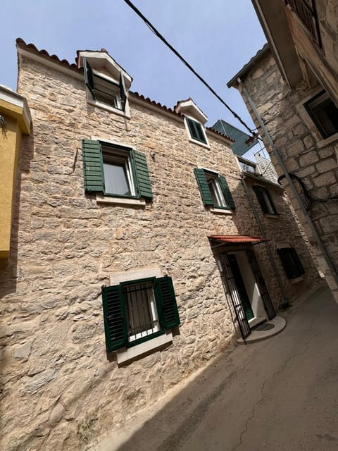 Property building, Street view