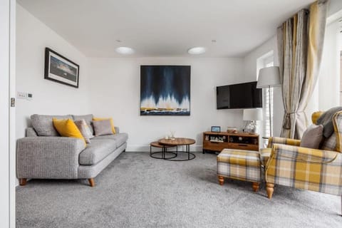 Beautiful house in Poole with parking, all ground floor level House in Poole