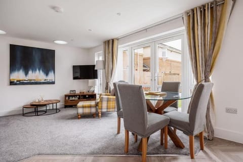 Beautiful house in Poole with parking, all ground floor level House in Poole