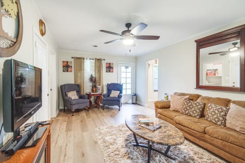 Jackson Home with Patio, 2 Grills and Ping-Pong Table! House in Flowood