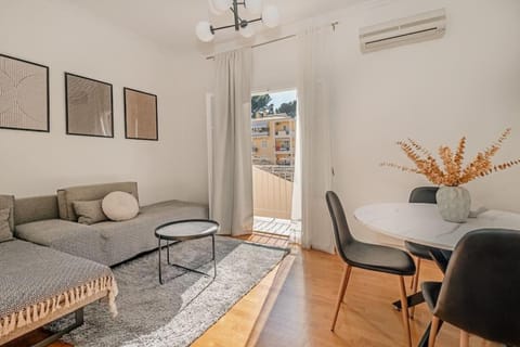 Living room, Seating area, Dining area, air conditioner