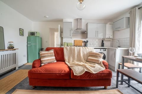 Kitchen or kitchenette, Living room, Seating area