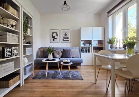 Living room, Photo of the whole room, Seating area, Dining area