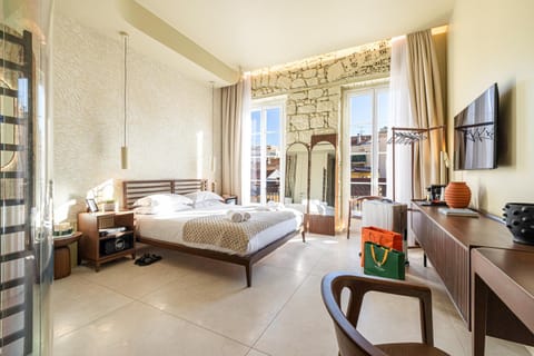 Bed, TV and multimedia, Living room, Photo of the whole room, Seating area, Bedroom, towels