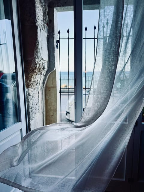 Natural landscape, Photo of the whole room, Sea view