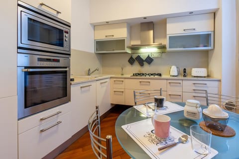 Breakfast, microwave, oven, kitchen