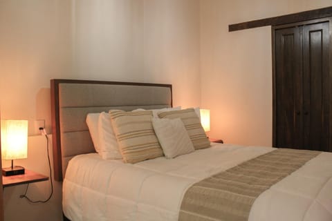 Bed, Photo of the whole room, furniture, air conditioner
