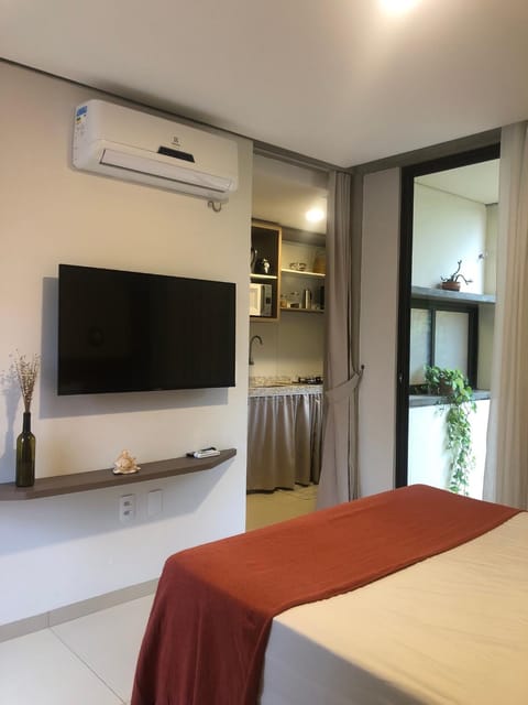 Bed, TV and multimedia, Kitchen or kitchenette, Photo of the whole room, Bedroom, air conditioner