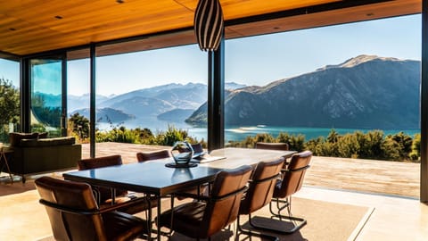 Dining area, Lake view, Mountain view