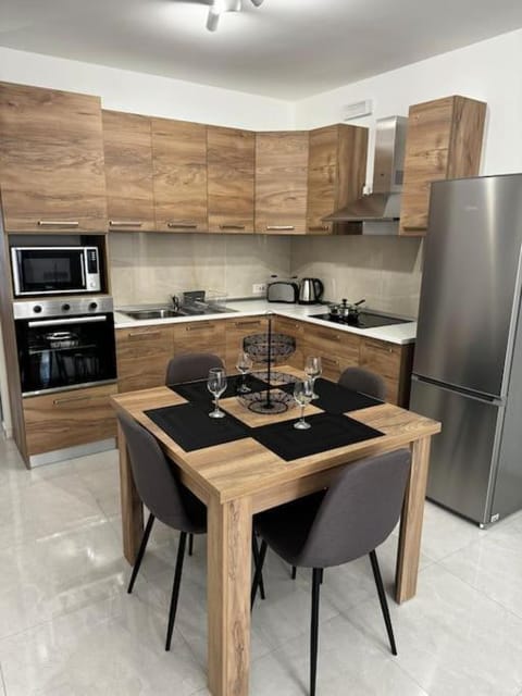 Emerald 2 bedroom Apartment in Gzira Apartment in Sliema