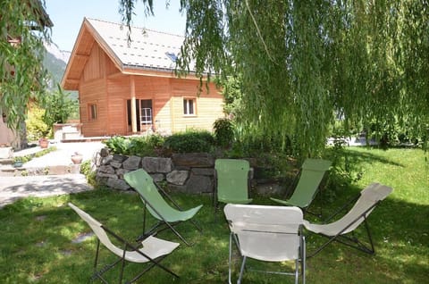 Property building, Patio, Spring, Day, Garden, Garden, Garden view, sunbed
