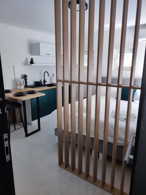 Kitchen or kitchenette, Bedroom
