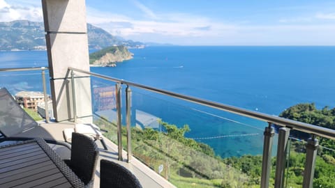 Patio, Nearby landmark, Day, Natural landscape, View (from property/room), Balcony/Terrace, Seating area, Dining area, Lake view, Mountain view, Sea view, sunbed