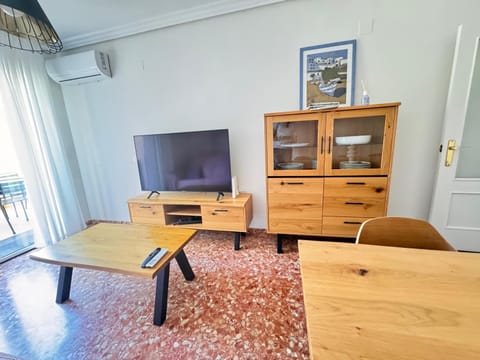 Communal lounge/ TV room, Living room, Dining area