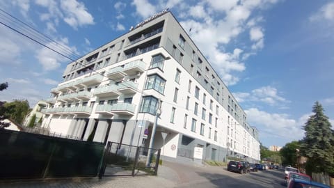 Property building, Neighbourhood