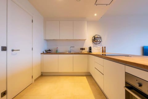 Casa Matti - Modern Apartment with Canal View and Terrace Apartment in Ghent