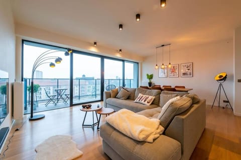 Casa Matti - Modern Apartment with Canal View and Terrace Apartment in Ghent