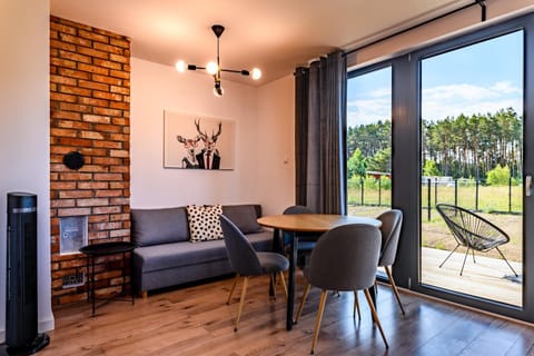Communal lounge/ TV room, Balcony/Terrace, Living room