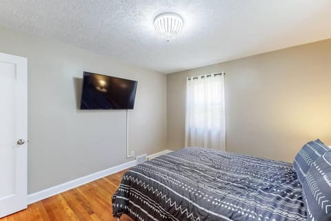 Home Champions-HOF Village Comfort House in Canton