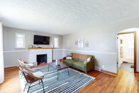 Home Champions-HOF Village Comfort House in Canton