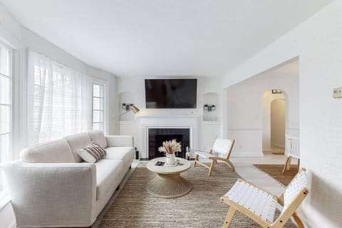 The Perfect Pass-HOF Village Escape House in Canton