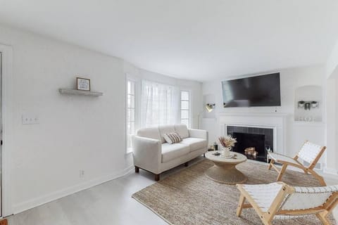 The Perfect Pass-HOF Village Escape House in Canton