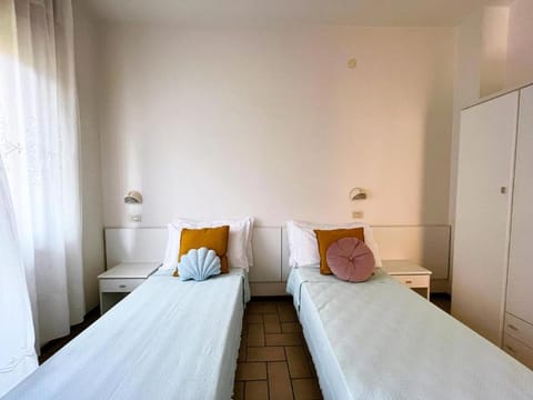 APPARTAMENTO -C- VISTA MARE con 2 camere da letto-Residence Azzurro Apartment in Gabicce Mare