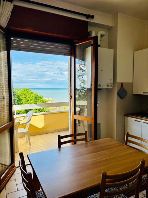 APPARTAMENTO -C- VISTA MARE con 2 camere da letto-Residence Azzurro Apartment in Gabicce Mare