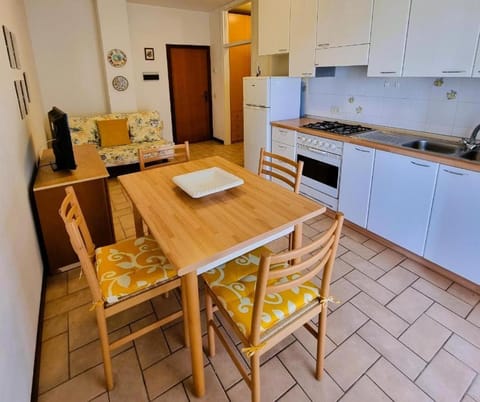 APPARTAMENTO -C- VISTA MARE con 2 camere da letto-Residence Azzurro Apartment in Gabicce Mare