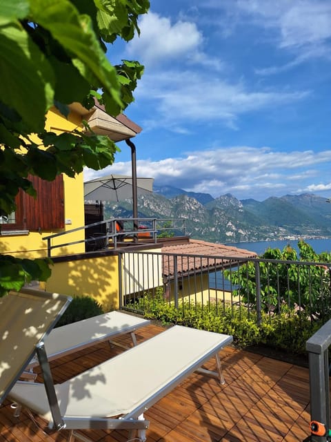 Solarium, Lake view, Mountain view