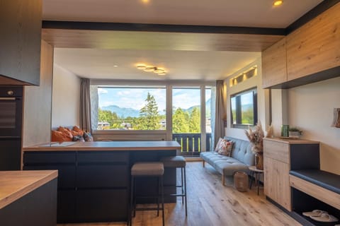 View (from property/room), Photo of the whole room, Dining area