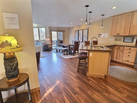 Gorgeous Executive Lutsen Townhome - Ski-in Ski-out, Pool, Hot Tub, Hiking, Biking, campfires and more! House in Lutsen