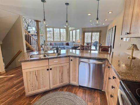 Gorgeous Executive Lutsen Townhome - Ski-in Ski-out, Pool, Hot Tub, Hiking, Biking, campfires and more! House in Lutsen