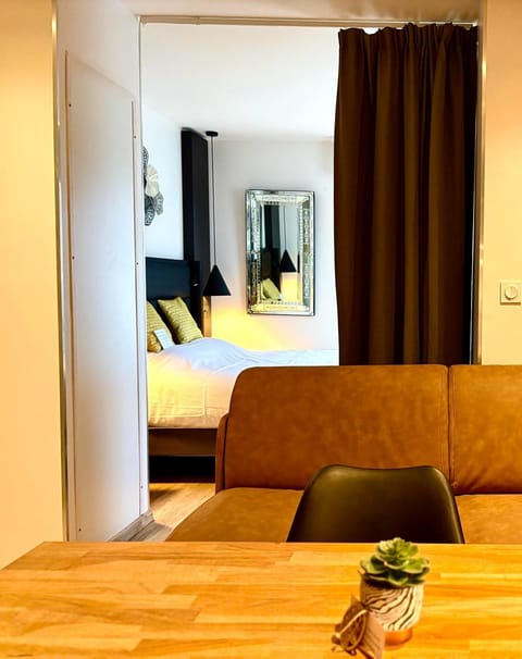 Living room, Photo of the whole room, Bedroom