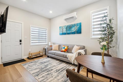 TV and multimedia, Living room, fireplace, air conditioner