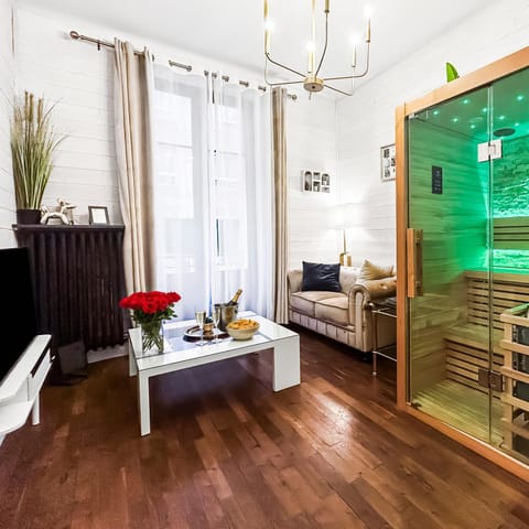 Glamour & jacuzzi privé Chambéry Apartment in Chambery