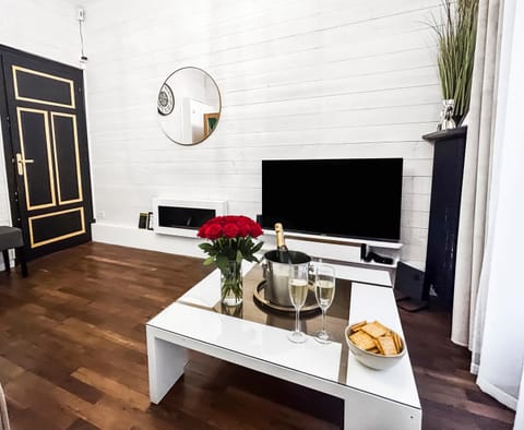 Glamour & jacuzzi privé Chambéry Apartment in Chambery