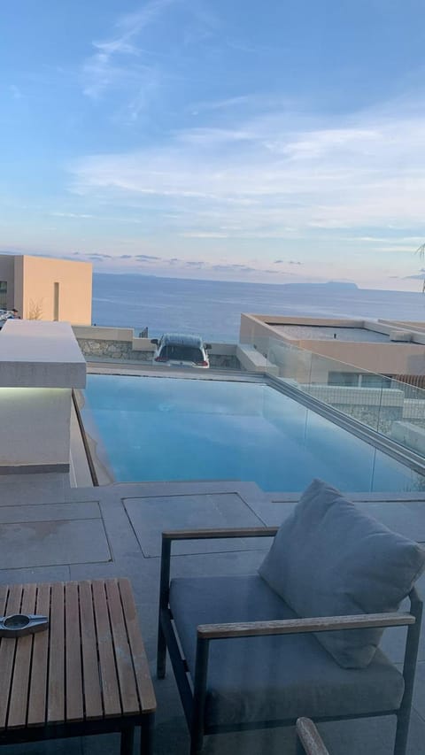 Day, Natural landscape, View (from property/room), Balcony/Terrace, Pool view, Sea view, Swimming pool, sunbed