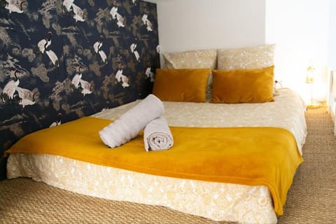 Imperial House 1850 Balnéo - Parking Apartment in Fontainebleau