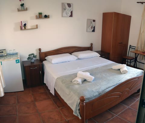 Beach house, room for couple in 2nd floor Apartment in Montenegro