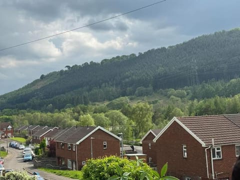 Mountain View House in Wales