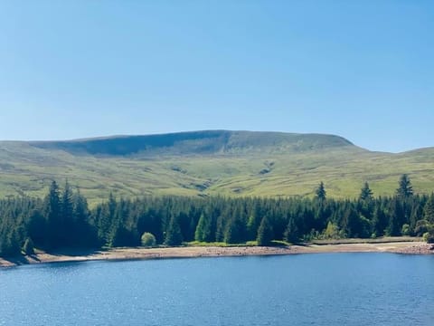 Mountain View House in Wales