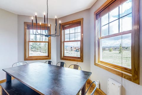 Mountain Sky Retreat House in Granby