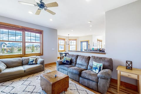 Mountain Sky Retreat House in Granby