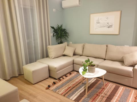 Living room, Entertainment